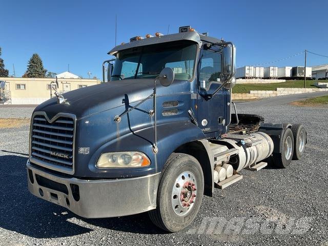 Mack CXU613 Truck Tractor Units