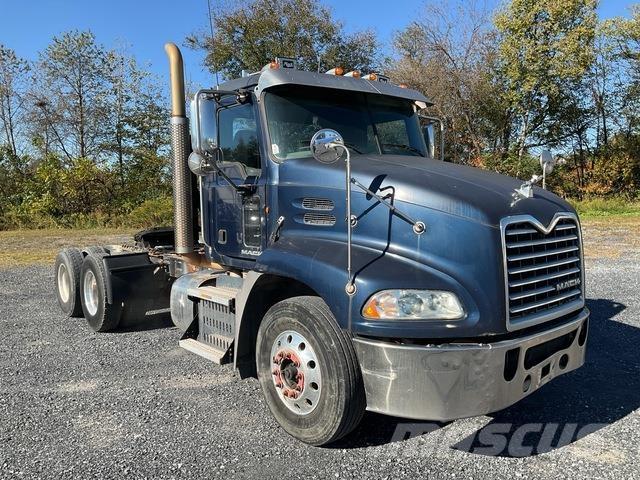 Mack CXU613 Truck Tractor Units