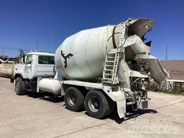 Mack DM690S Other trucks