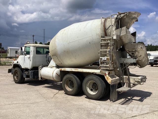 Mack DM690S Other trucks
