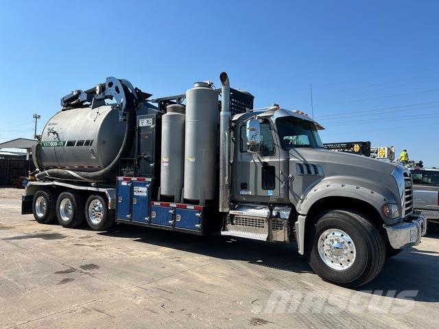 Mack Granite Crawler excavators