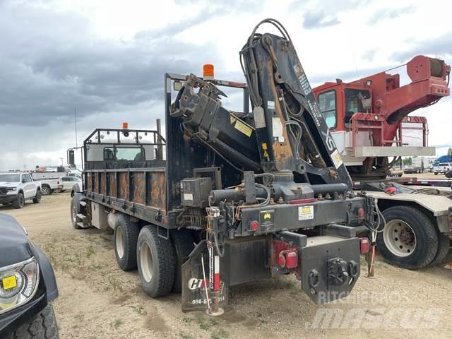 Mack GU813 Flatbed/Dropside trucks