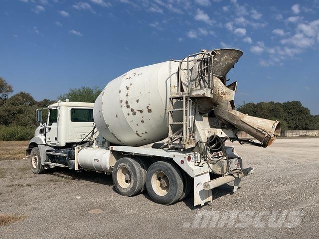 Mack GU813 Other trucks