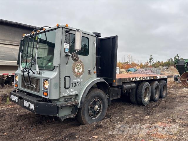 Mack MR611S Flatbed/Dropside trucks