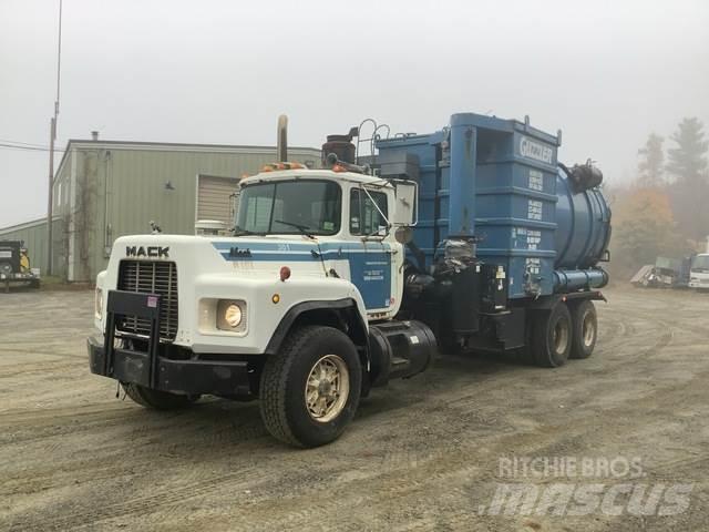 Mack RB690S Sewage disposal Trucks