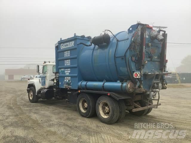 Mack RB690S Sewage disposal Trucks