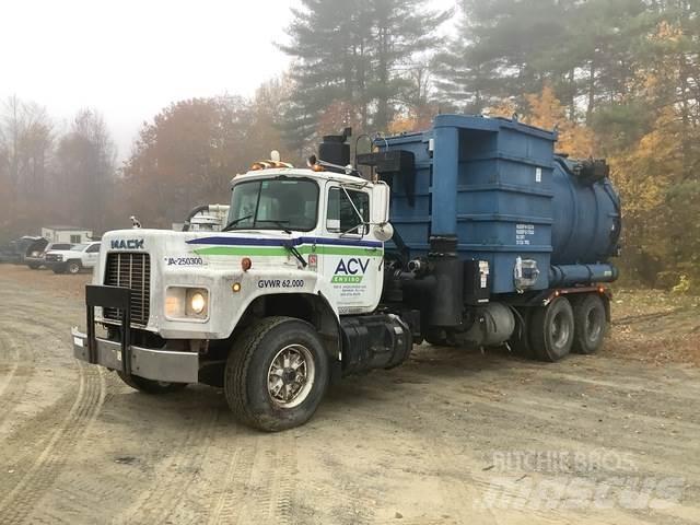 Mack RB690S Sewage disposal Trucks