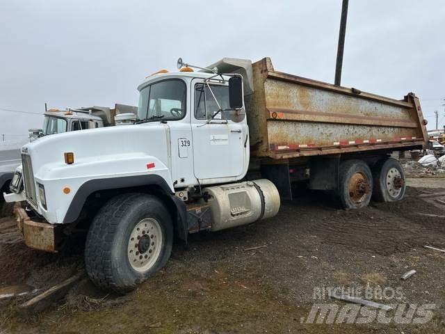Mack RD688S Tipper trucks