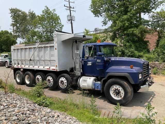Mack RD688S Tipper trucks