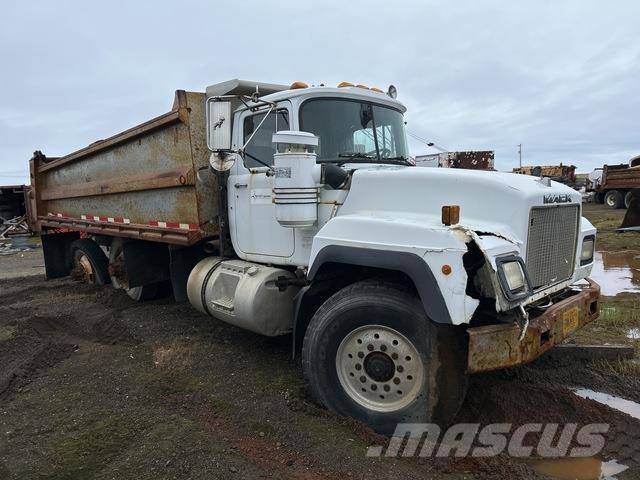 Mack RD688S Tipper trucks