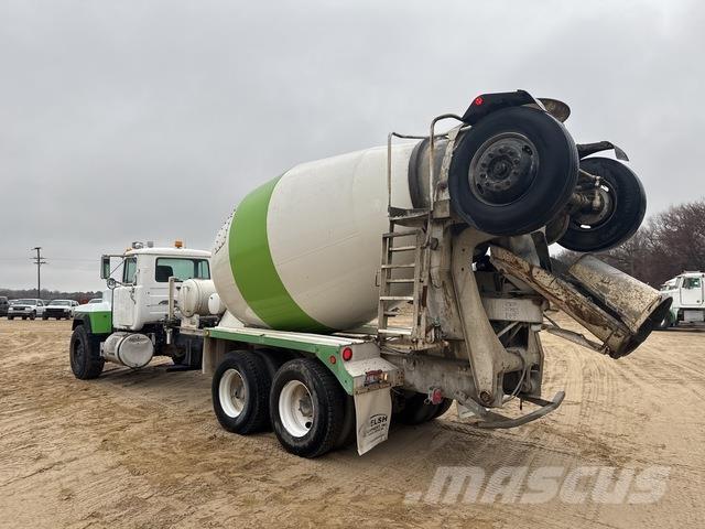 Mack RD690S Other trucks