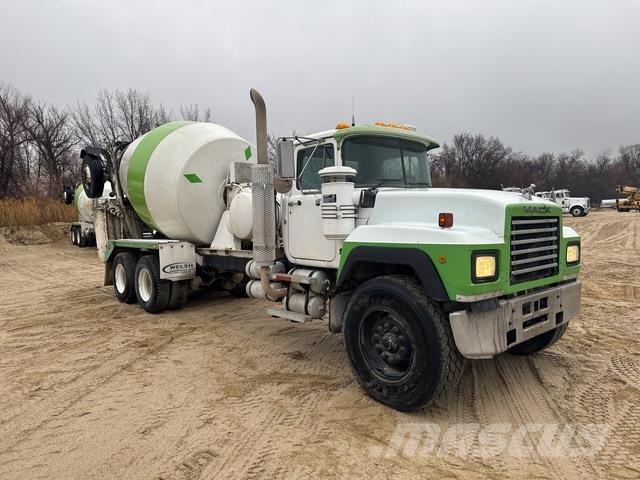Mack RD690S Other trucks