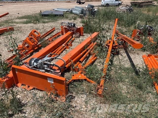 Mantis  Booms and arms