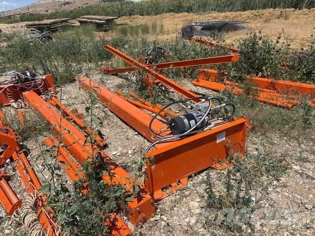 Mantis  Booms and arms