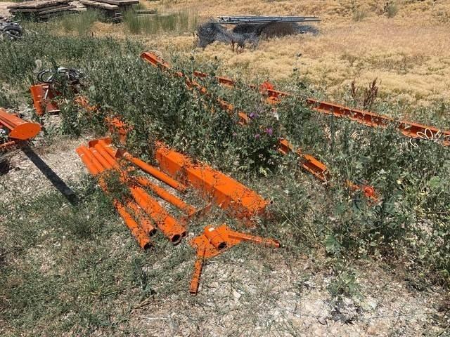 Mantis  Booms and arms