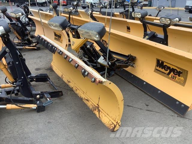 Meyer LP-8.0 Snow blades and plows