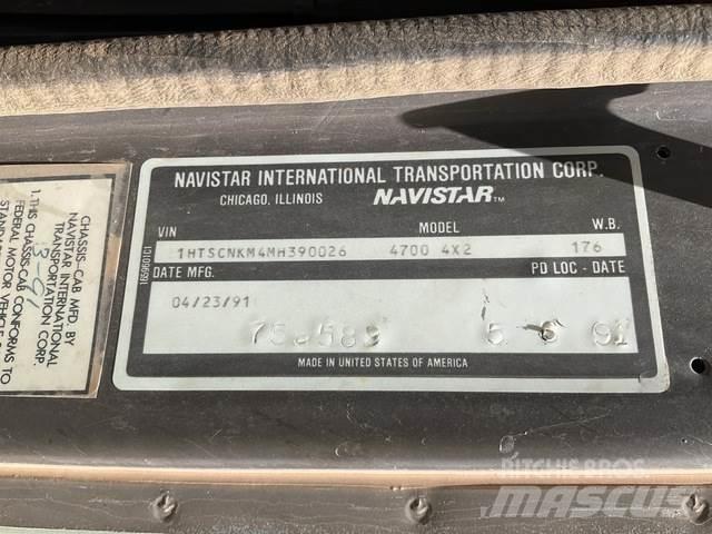 Navistar 4700 Van Body Trucks