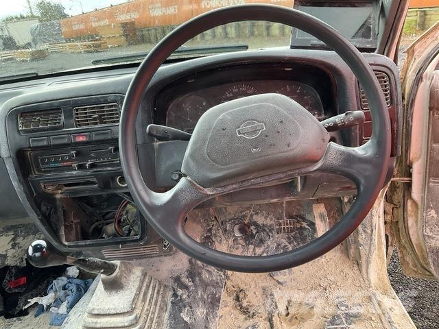 Nissan Navara Ldv/dropside