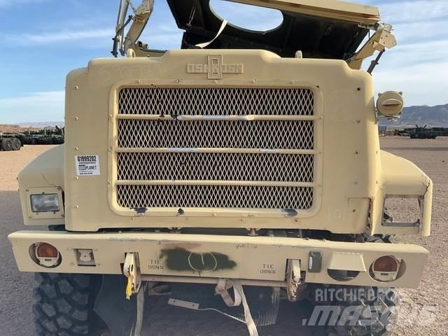 Oshkosh  Van Body Trucks
