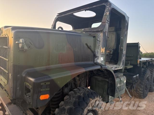 Oshkosh  Van Body Trucks