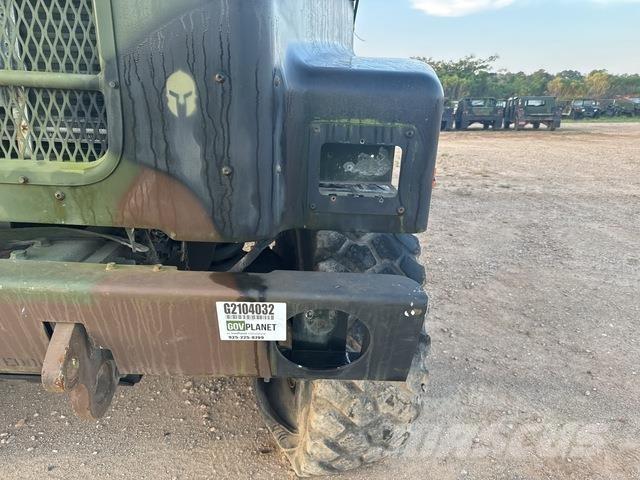 Oshkosh  Van Body Trucks