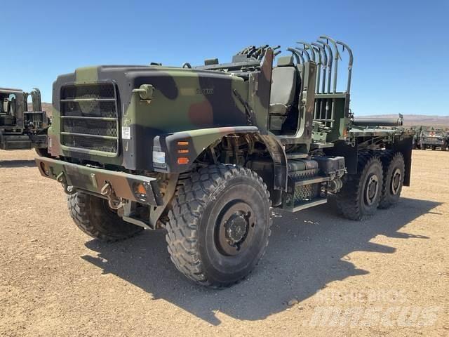 Oshkosh AMK23A1 Van Body Trucks