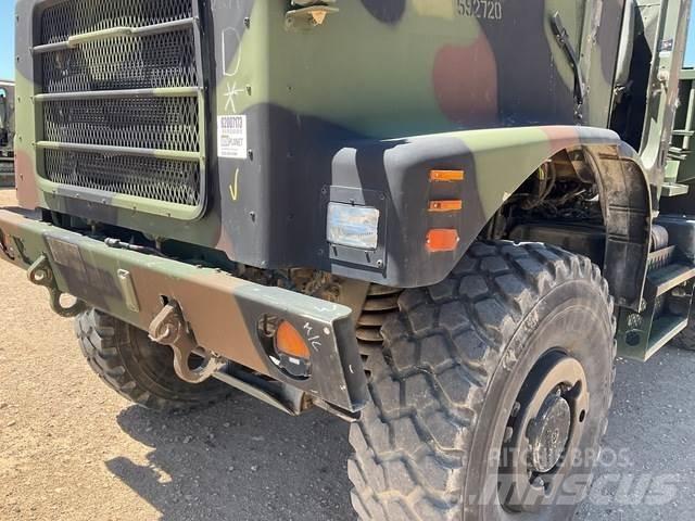 Oshkosh AMK23A1 Van Body Trucks