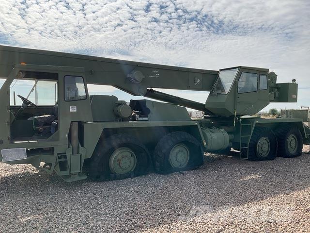 P&H HSHMC-25 Tracked cranes