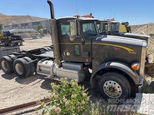 Peterbilt  Truck Tractor Units