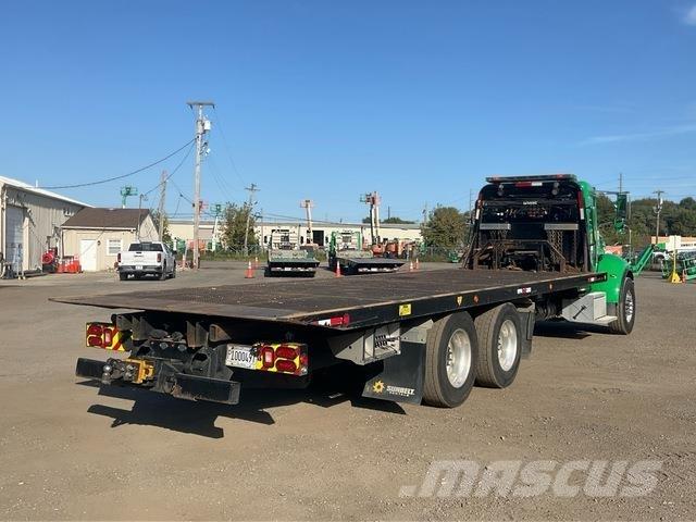Peterbilt 348 Recovery vehicles