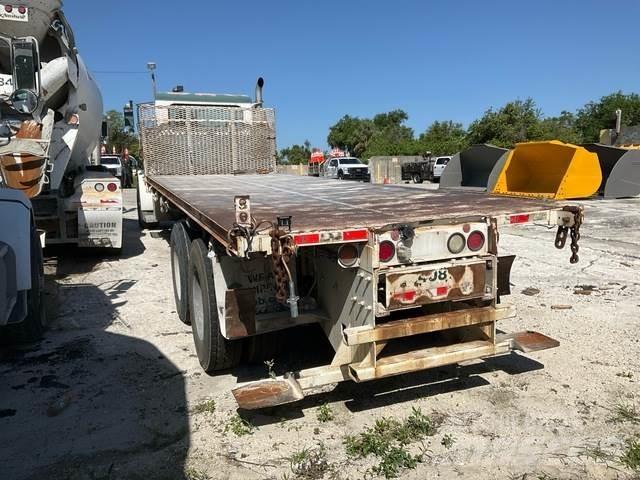 Peterbilt 357 Flatbed/Dropside trucks