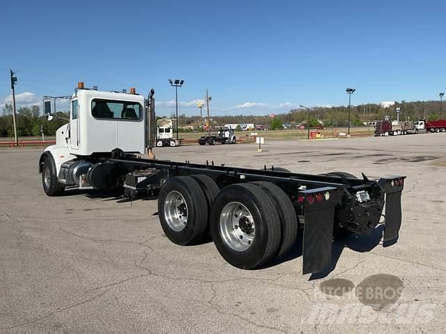 Peterbilt 365 Cabins and interior