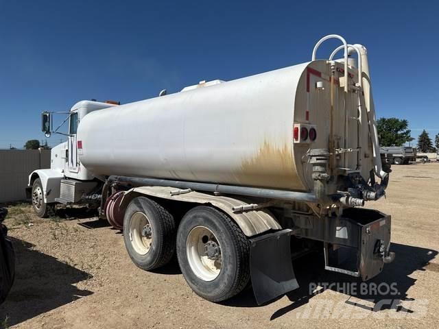 Peterbilt 377 Water tankers