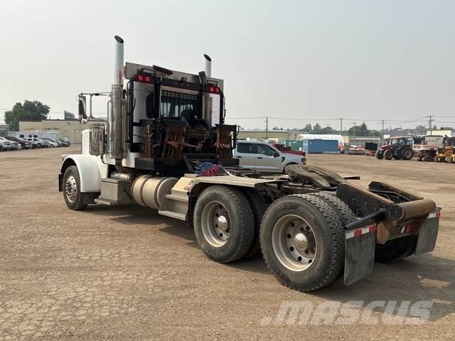 Peterbilt 388 Recovery vehicles