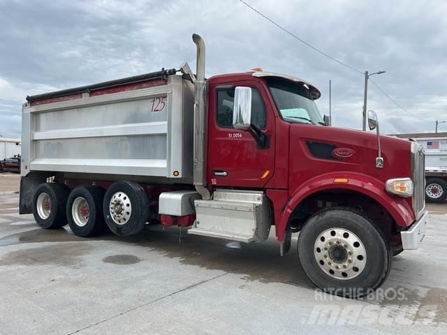 Peterbilt 567 Tipper trucks