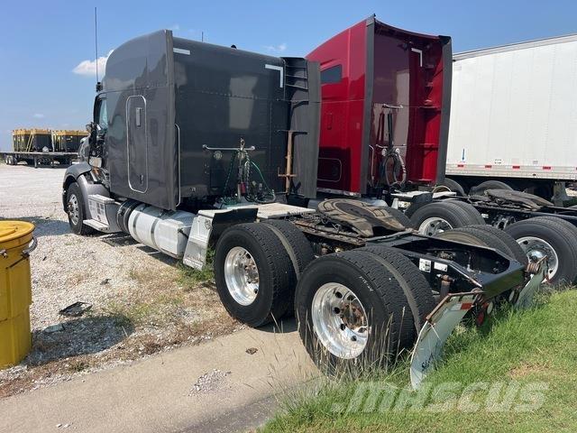 Peterbilt 579 Truck Tractor Units
