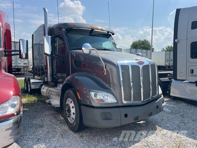 Peterbilt 579 Truck Tractor Units