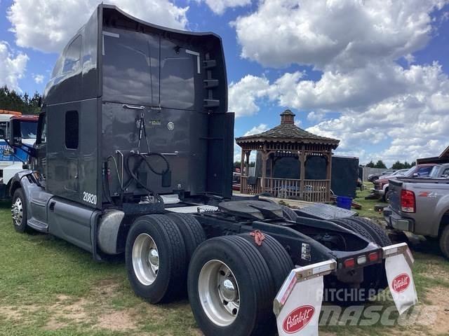 Peterbilt 579 Truck Tractor Units