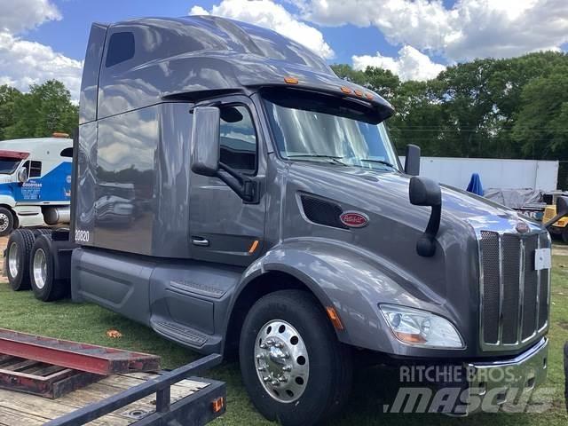Peterbilt 579 Truck Tractor Units