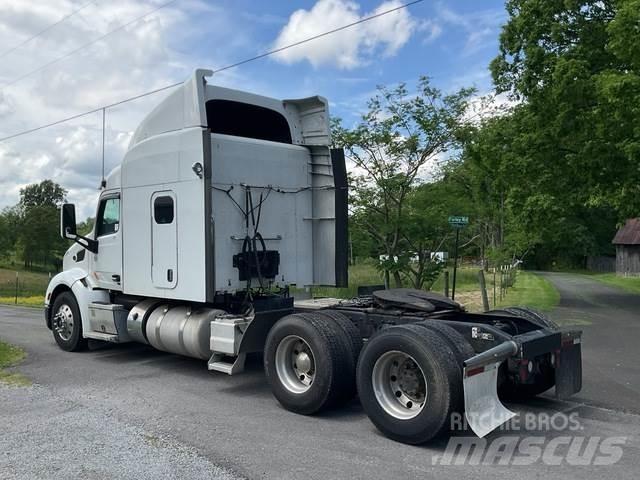 Peterbilt 579 Truck Tractor Units