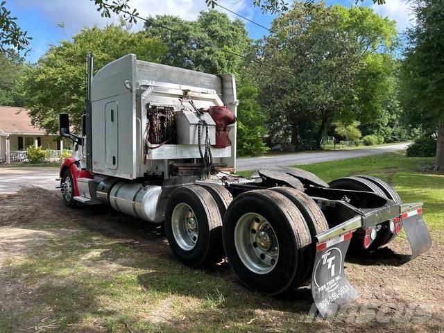 Peterbilt 579 Truck Tractor Units