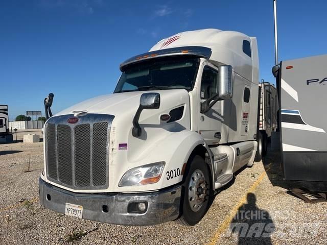Peterbilt 579 Truck Tractor Units