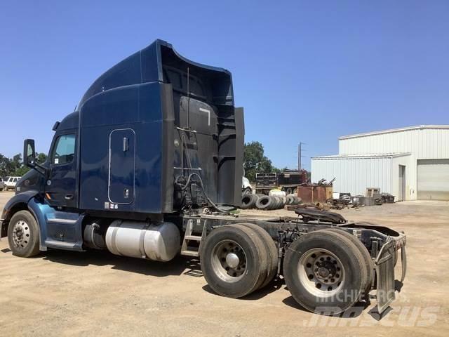 Peterbilt 579 Truck Tractor Units