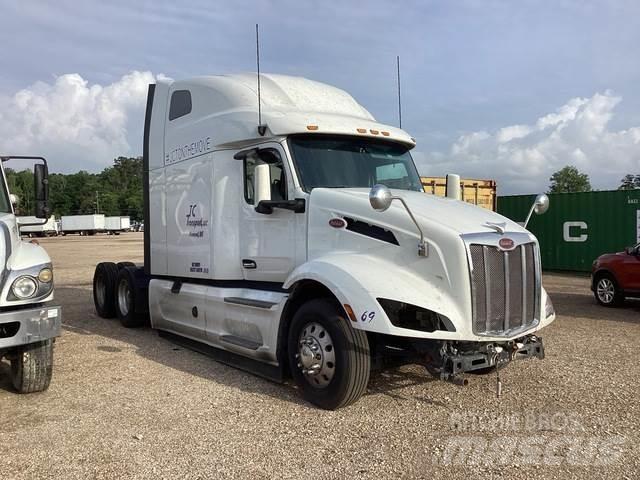 Peterbilt 579 Truck Tractor Units
