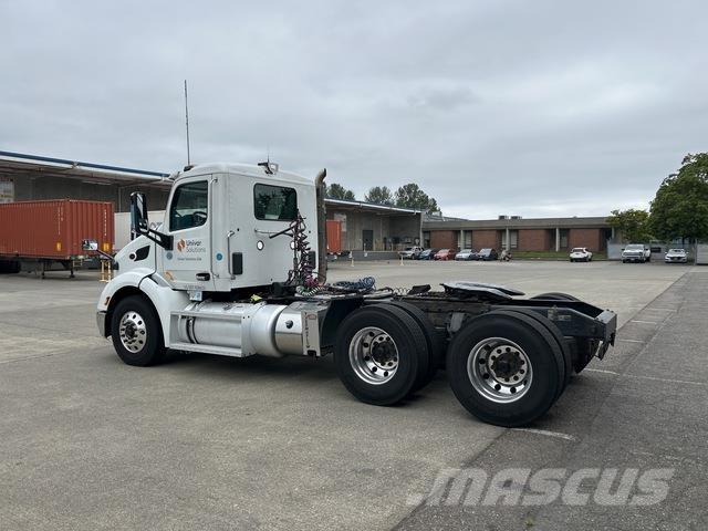 Peterbilt 579 Truck Tractor Units