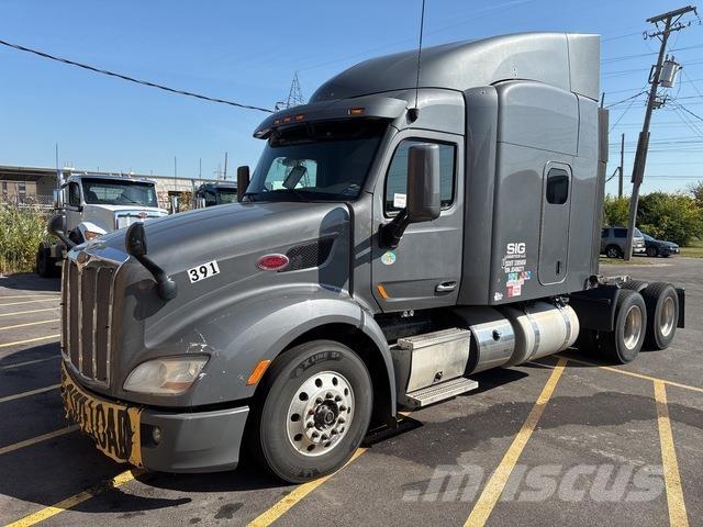 Peterbilt 579 Truck Tractor Units
