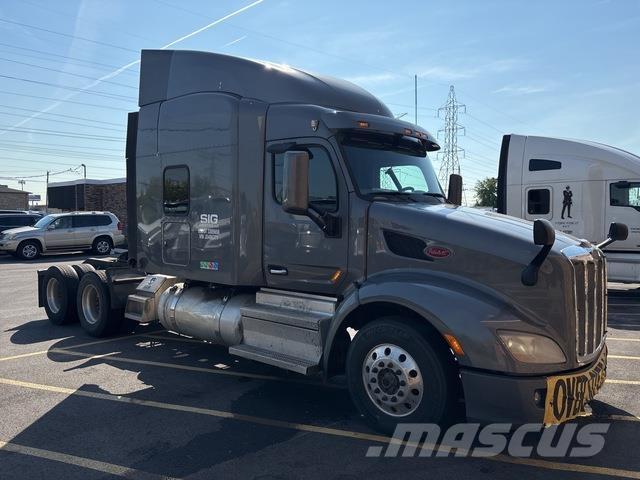 Peterbilt 579 Truck Tractor Units