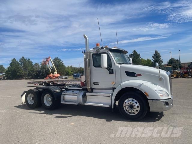 Peterbilt 579 Truck Tractor Units