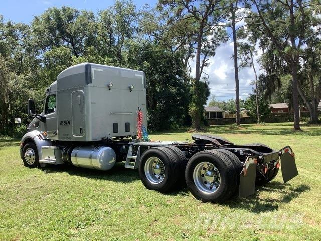 Peterbilt 579 Truck Tractor Units