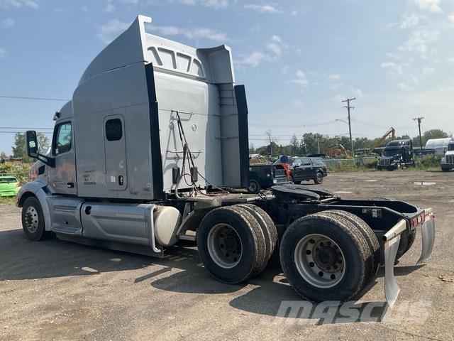 Peterbilt 579 Truck Tractor Units